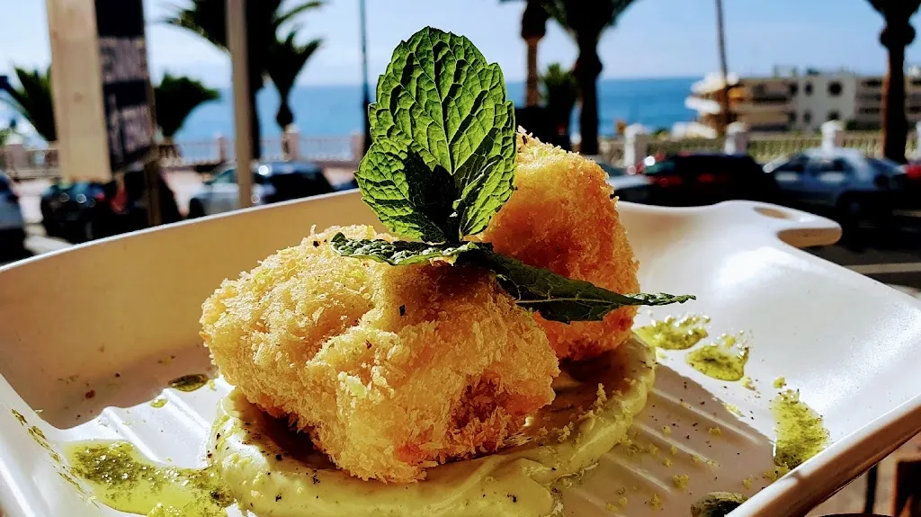 Pepi Vintage Room Tenerife_Los Gigantes_slider_image_3