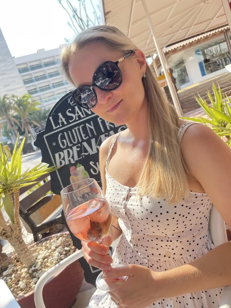 S J_La Sangria_Los Gigantes_review