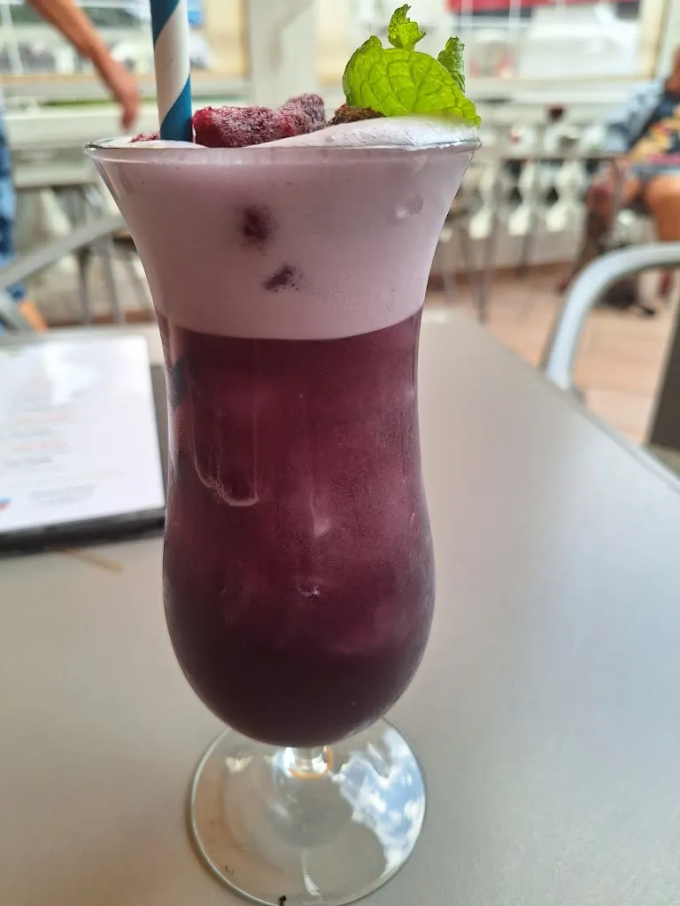 Michelle Ballinger_Green Corner_Los Gigantes_review