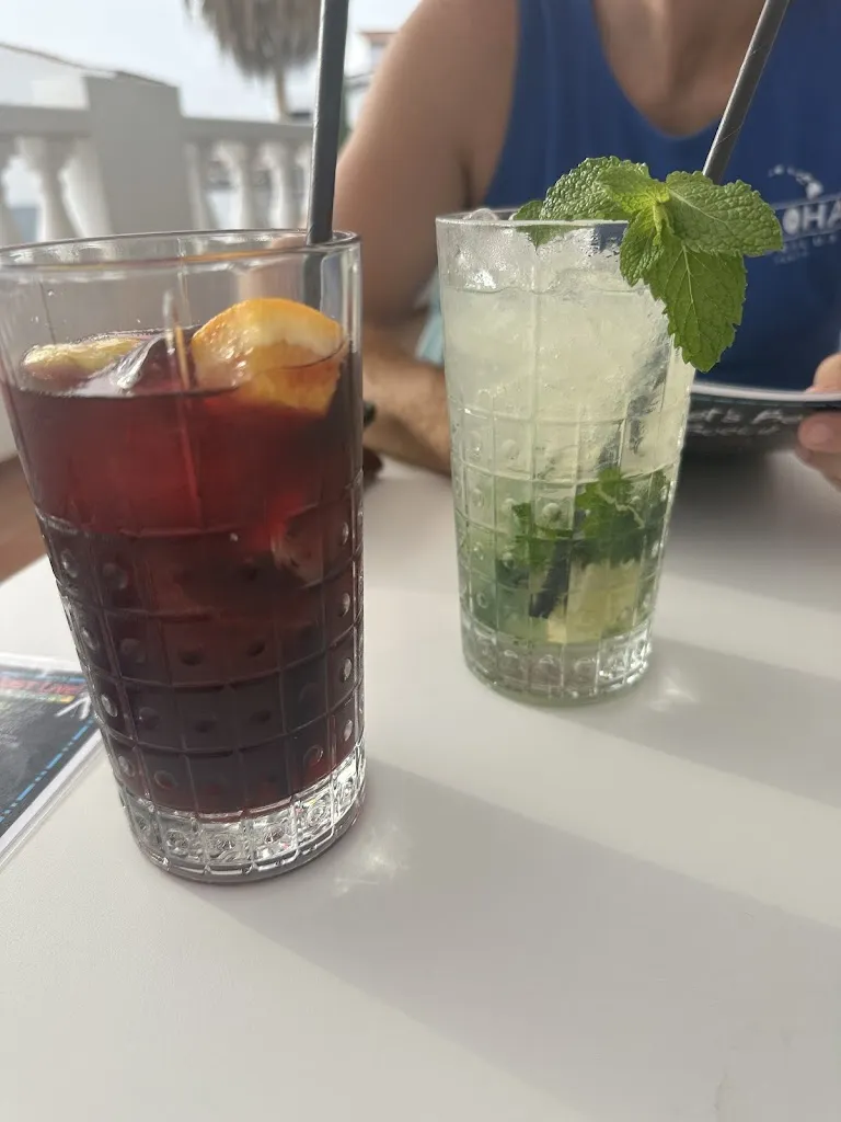 Jennifer Bliss_Las Rosa's - George's Bar & Restaurant_Los Gigantes_review