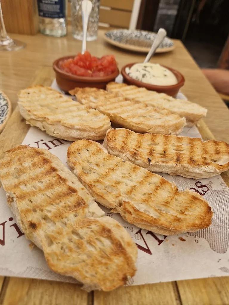 Laura Baillie Law_Bar Vino y Más Elx_Elche/Elx_review