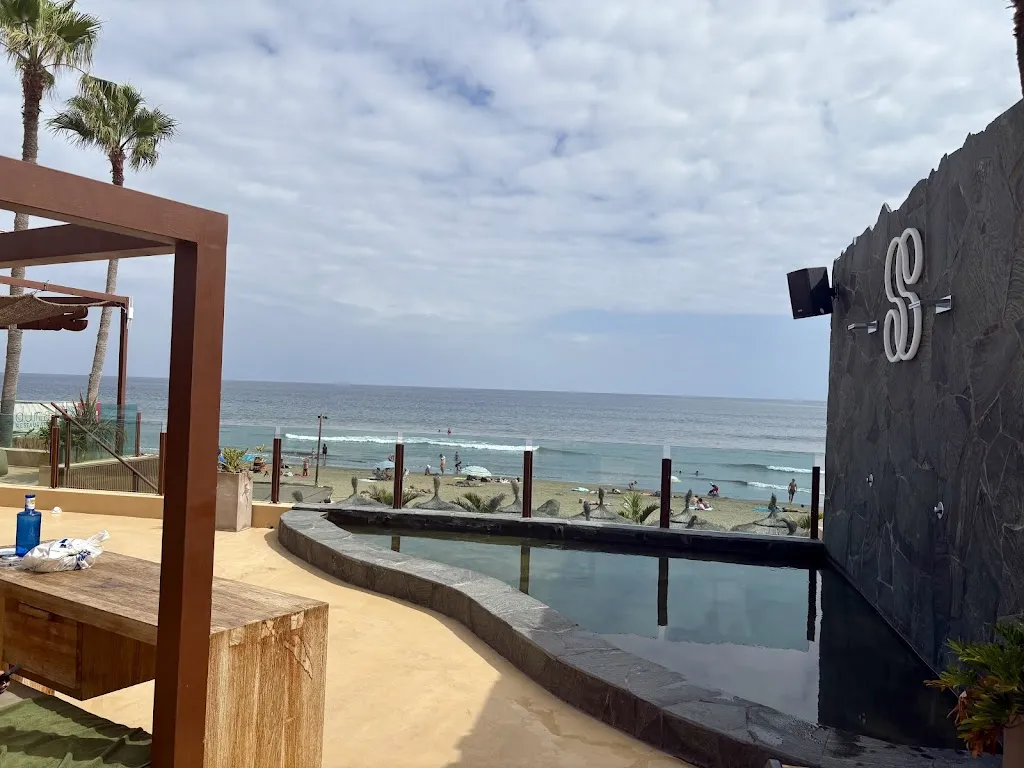 LINDA CAHUE_El Senador Restaurant & Beach House_Maspalomas_review