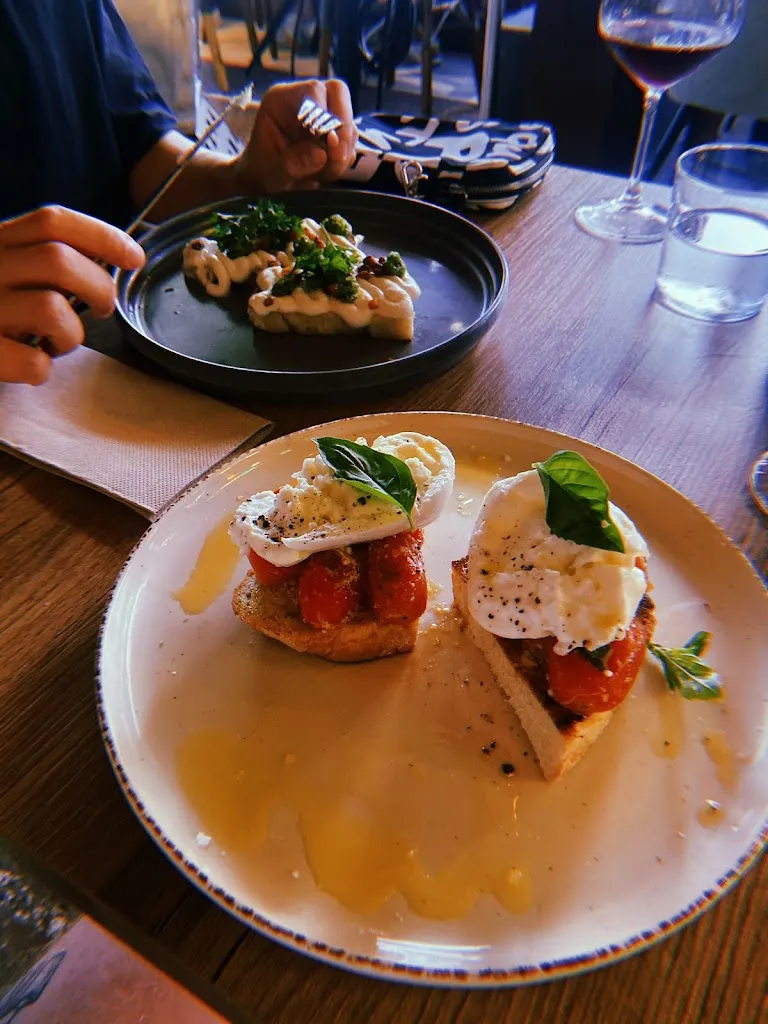 Corey Mullaney_INSÓLITO BISTRÓ PLAYA DEL INGLÉS Italian restaurant & Pizza_Maspalomas_Bewertung