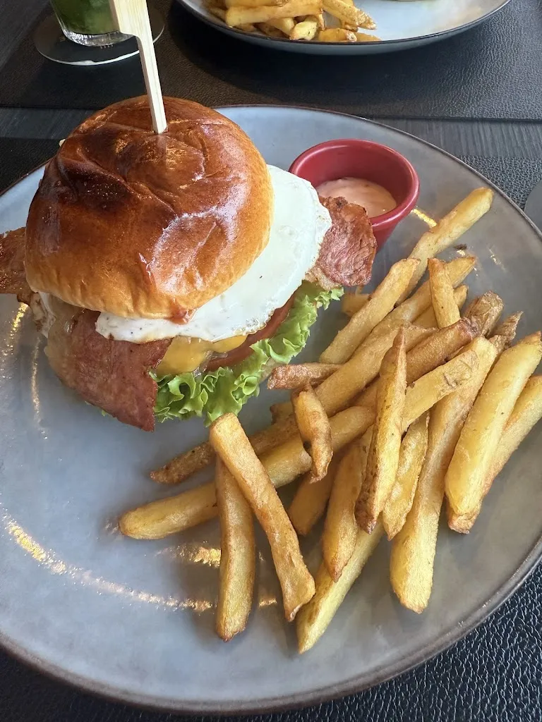 Péter Somorjai_B2 burgerbar_Maspalomas_review