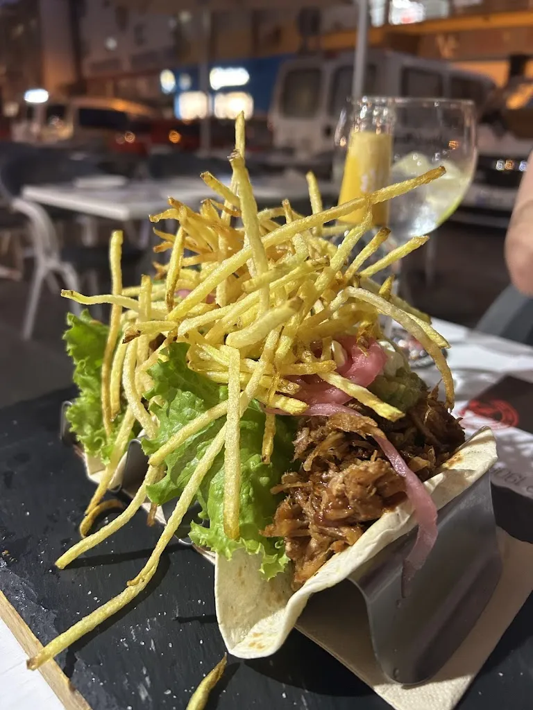 Mari Active_Brüder By 1906_Maspalomas_review