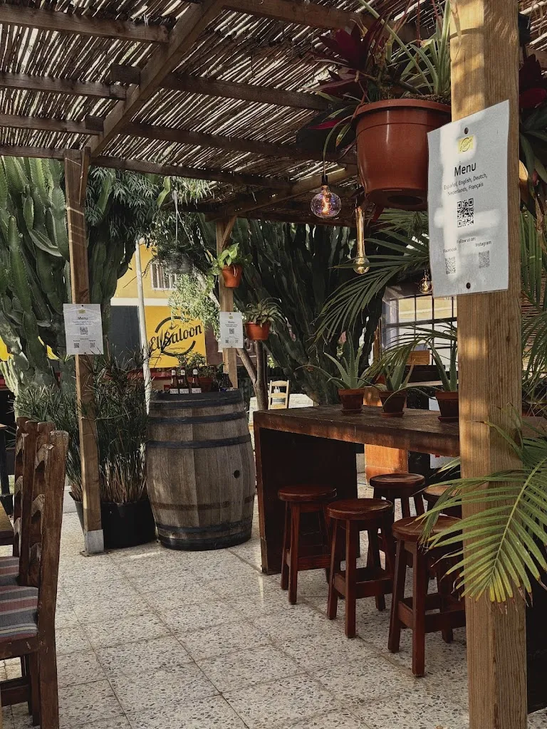 Emily Walker_El Saloon_Maspalomas_recensione