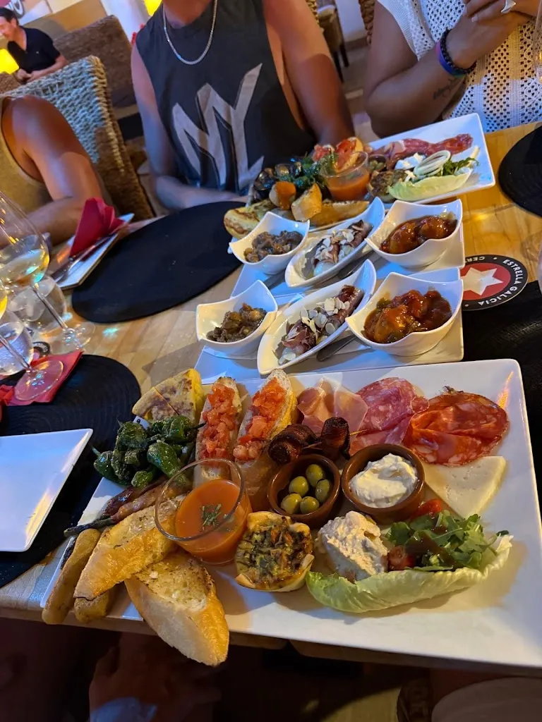 Graham Wilkins_Shortys Taperia_Maspalomas_review