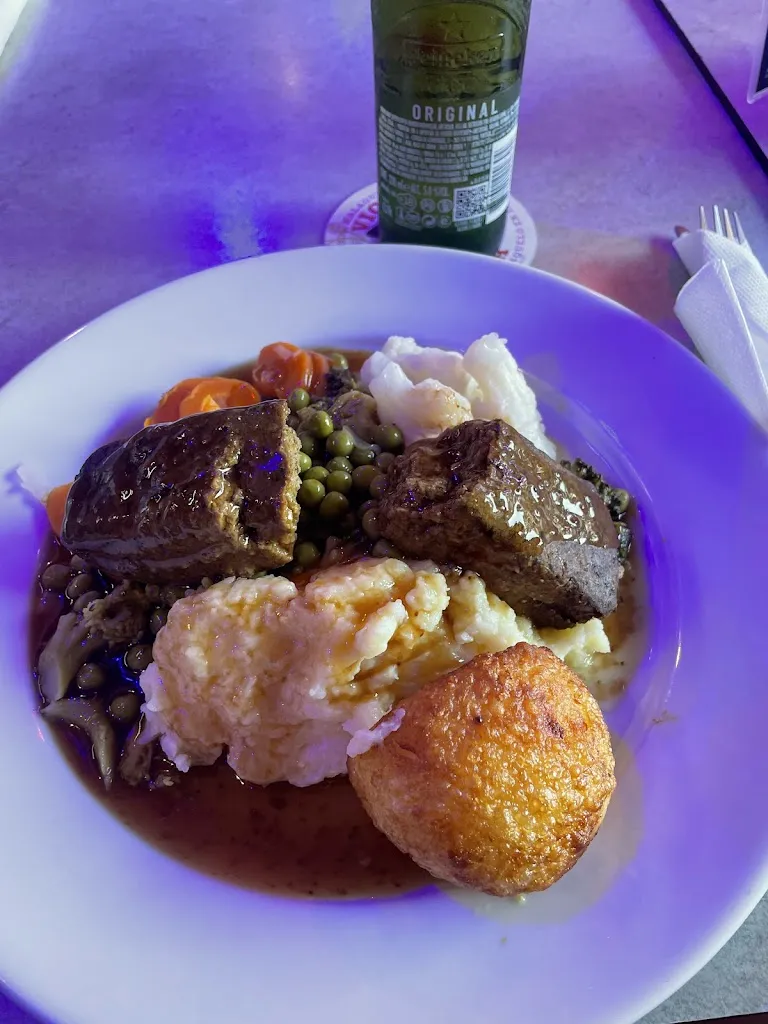 Rosie Diamond_Buddies Bar_Maspalomas_review