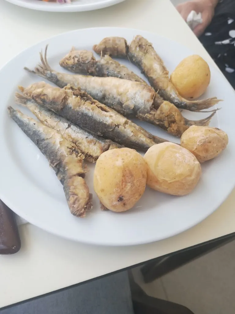 Marcie J_Restaurante Ctro. Socio Cultural El Marinero_Punta de Mujeres_review