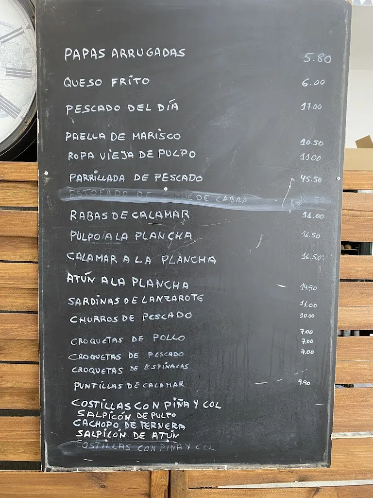 Giles Kibble_Restaurante Ctro. Socio Cultural El Marinero_Punta de Mujeres_review