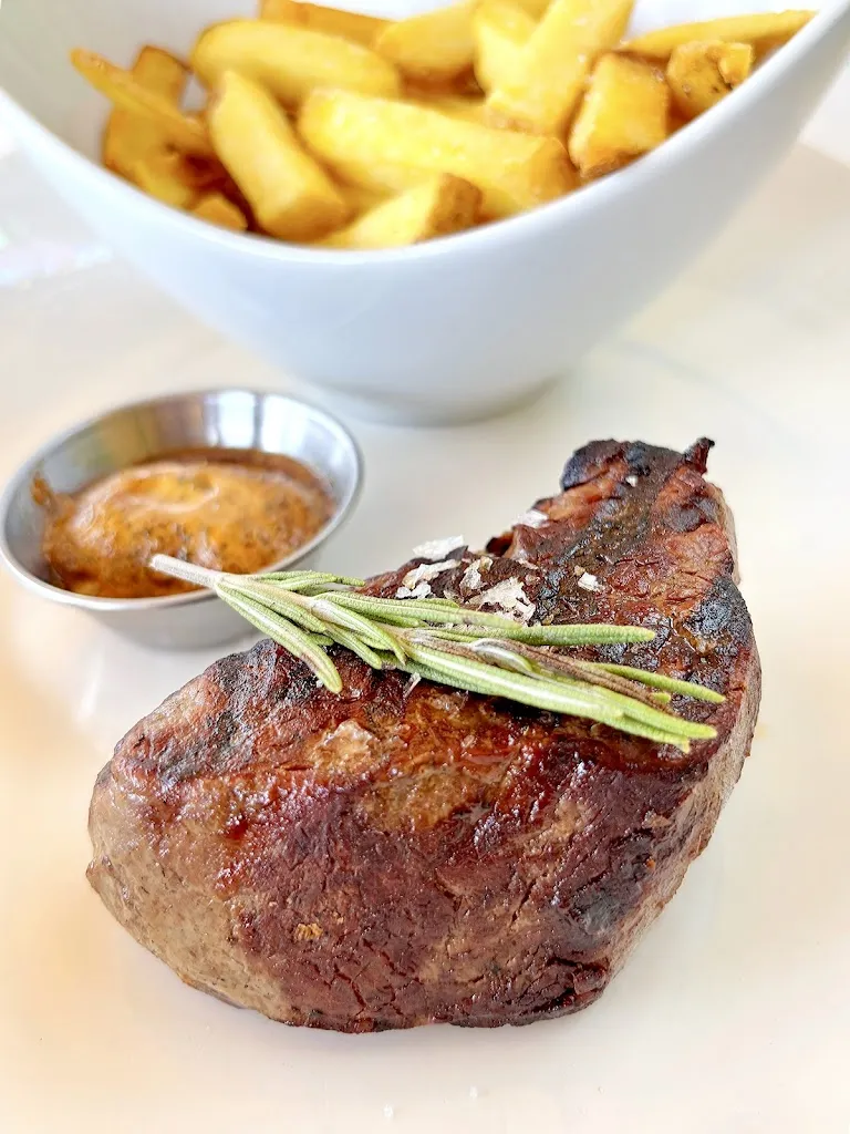 Dave Buchanan_Empire Modern British Restaurant & Steak House | Steakhouse & British Cuisine_Playa de las Américas_review
