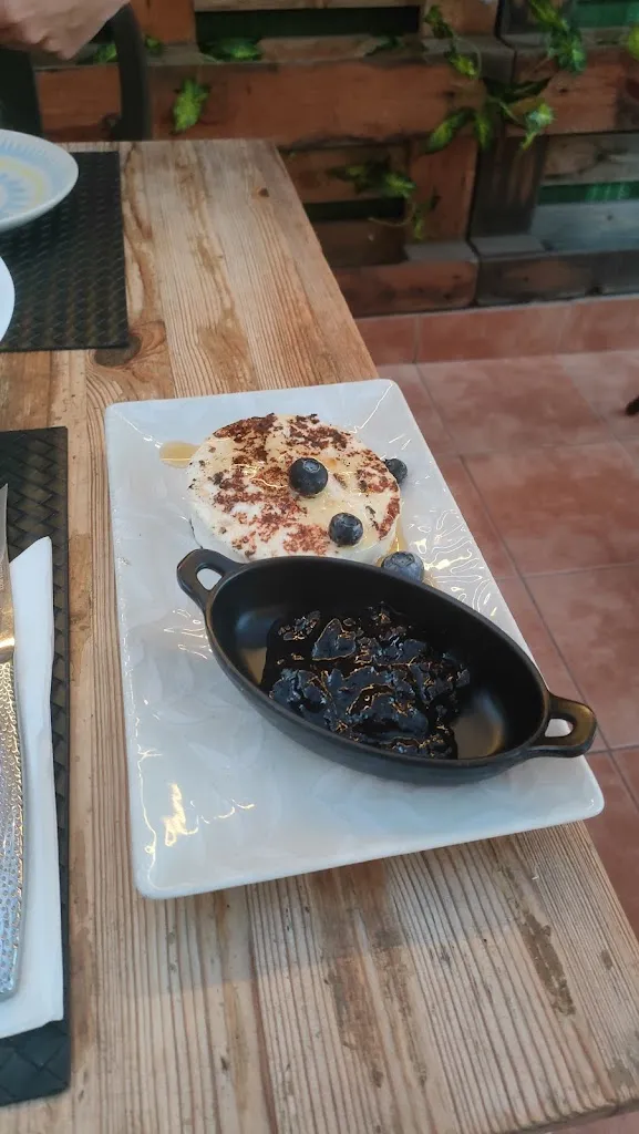 Péter Hucsko_El Jardin De La Abuela_Playa de las Américas_review