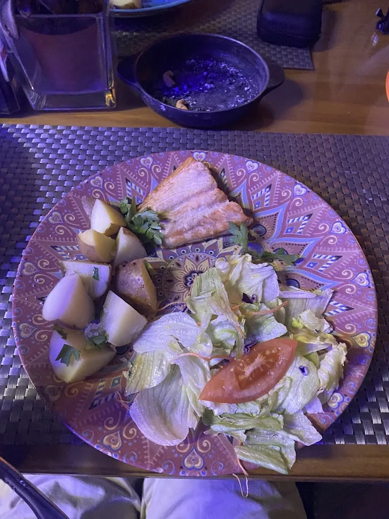 Billy Nial_The Cheeky Turtle_Playa de las Américas_review