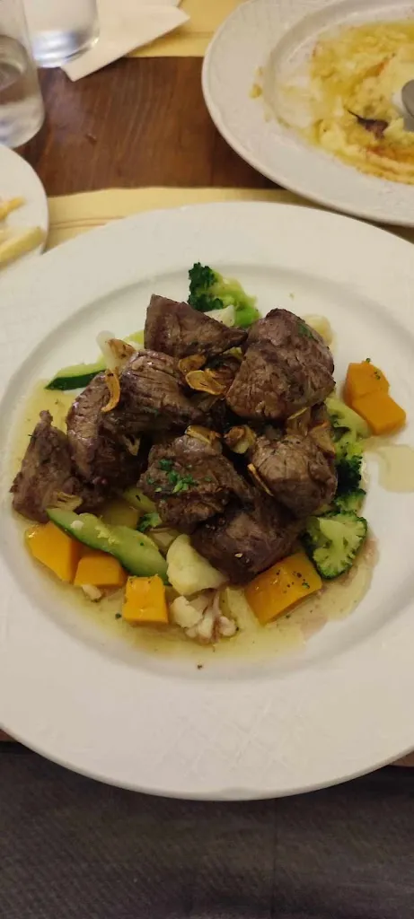 Boglárka Porédos_La Cuevita del Mar_Playa de las Américas_review