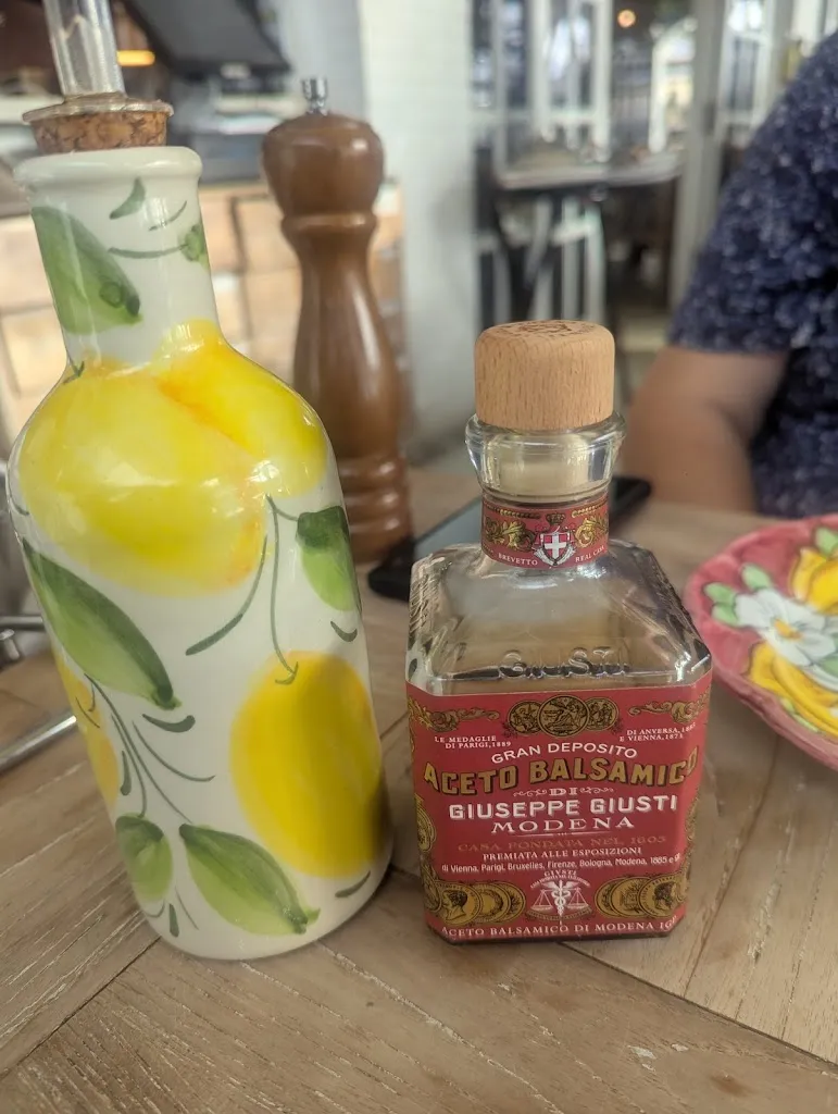 Debra Roberts_Limonella_Playa de las Américas_review