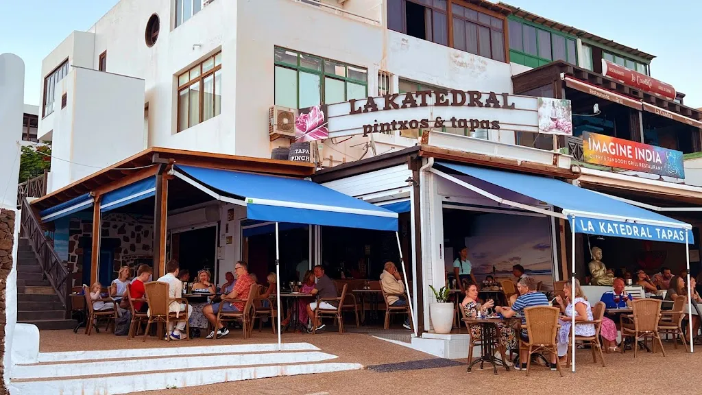 La Katedral_Playa Blanca_slider_image_1