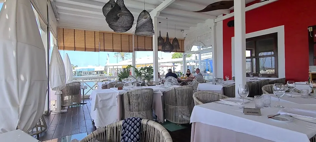 La Casa Roja_Playa Blanca_slider_image_2