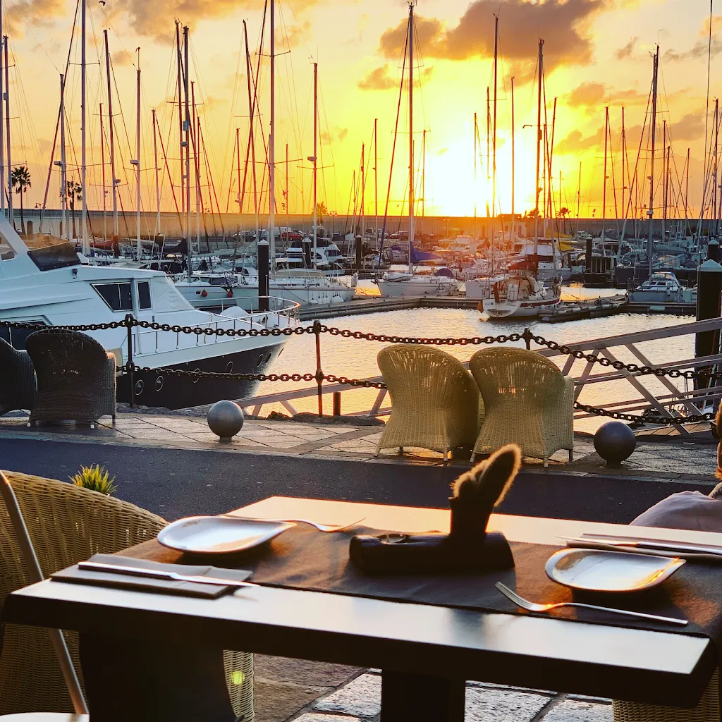 Izaro Taberna_Playa Blanca_slider_image_1