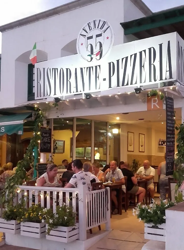 Avenida 55 restaurant in Playa Blanca