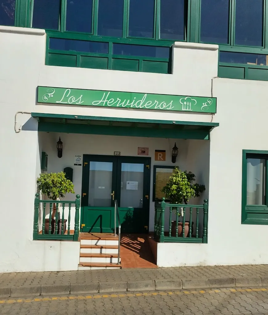Restaurante Los Hervideros restaurant in Playa Blanca