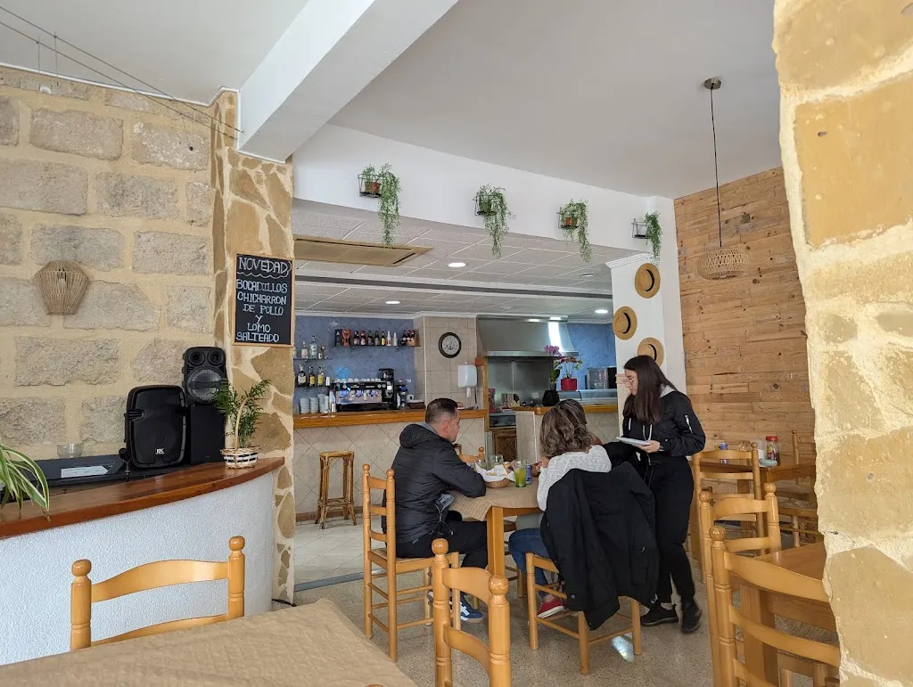 Corbett Schollmeyer_Bar España_Gata de Gorgos_recensione