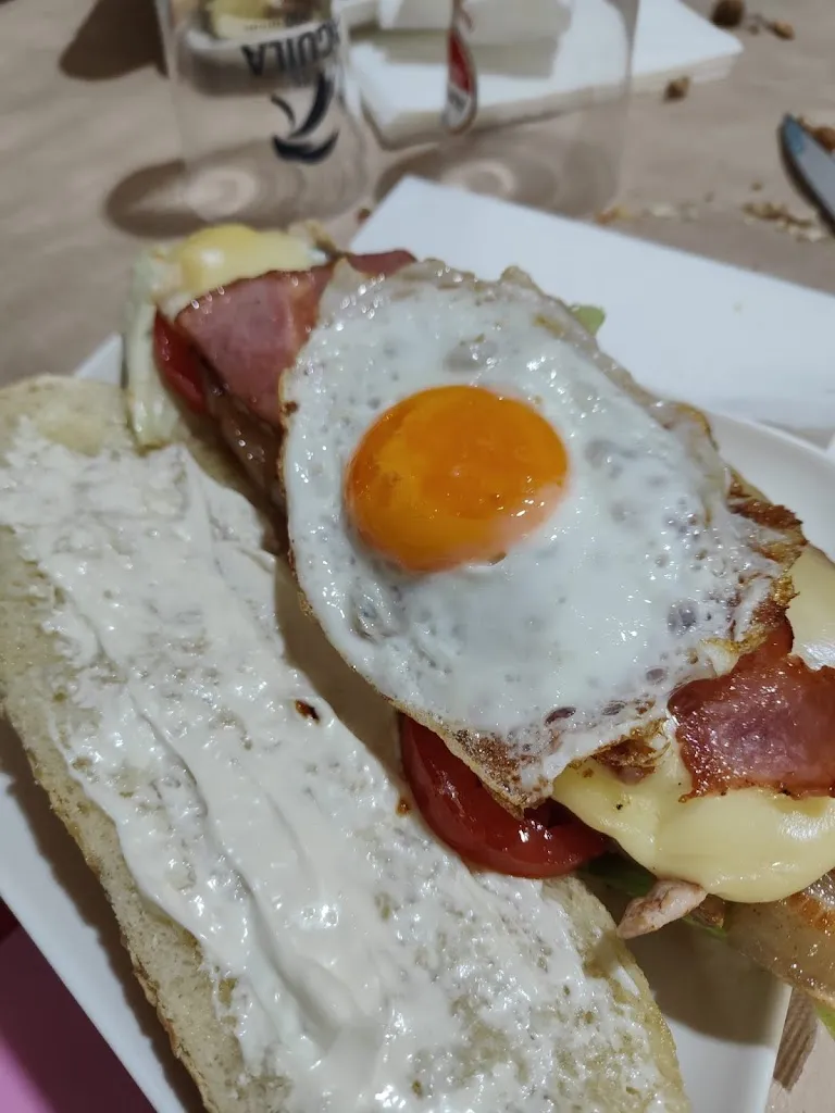 Dani Moreno_Bar España_Gata de Gorgos_recensione