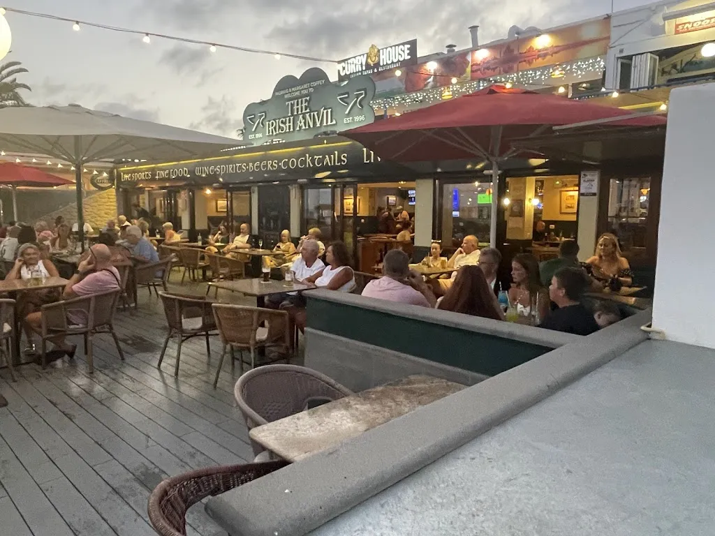The Irish Anvil Bar_Playa Blanca_slider_image_3