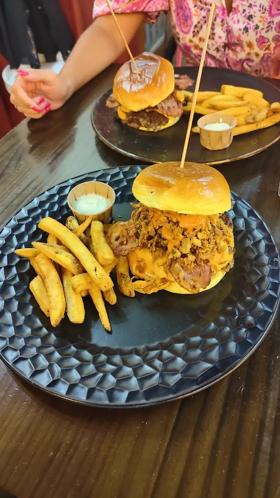 Andrea Paini_CHACHO FRESH BURGER Playa Blanca_Playa Blanca_review