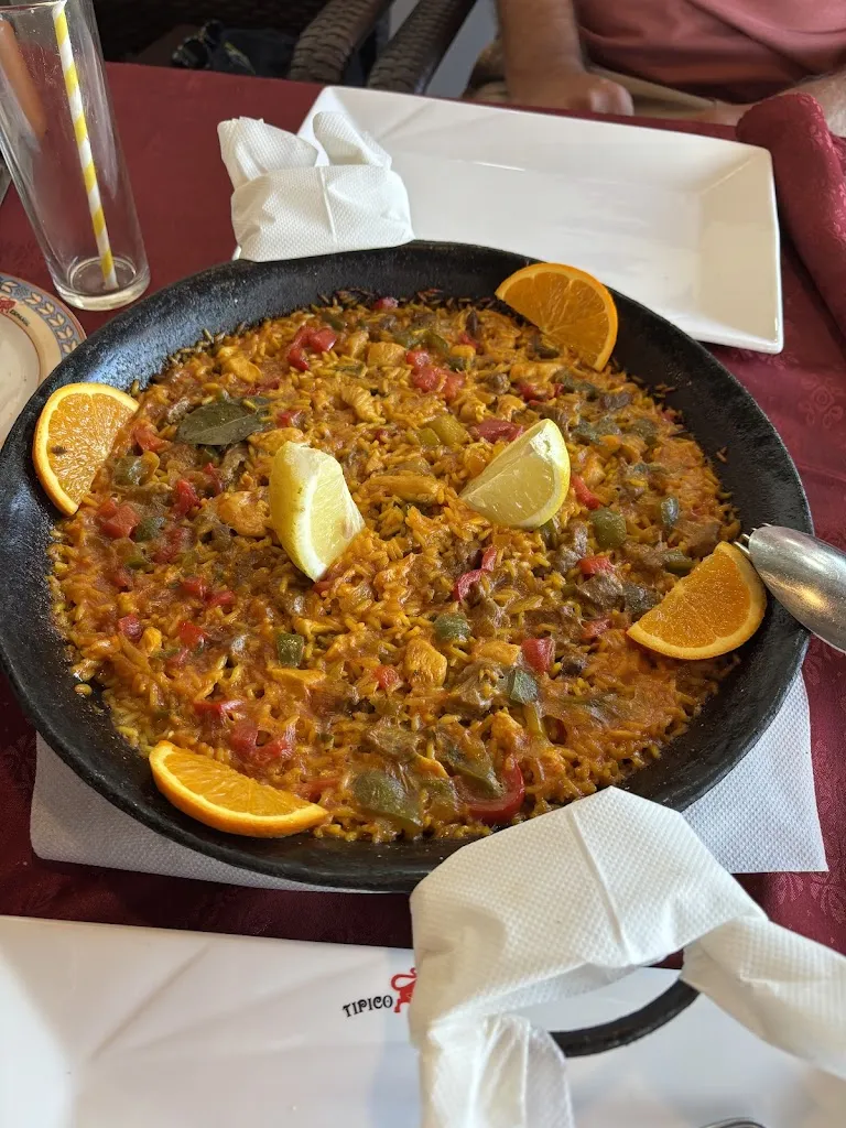 Mirka Rakovská_Restaurante Típico Español_Playa Blanca_review