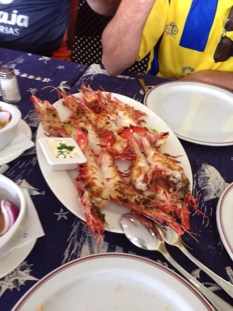 Cofradía de Pescadores Restaurante_Playa Blanca_slider_image_3