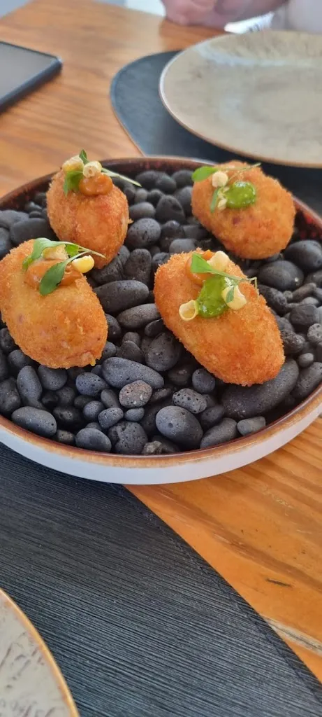 Lisa May_Primario Gastrobar_Playa Blanca_review