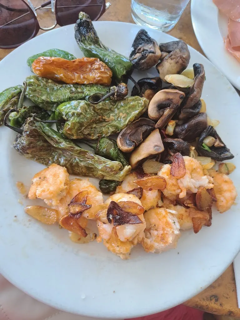 Lisa D._Berrugo Tapas Bar_Playa Blanca_review