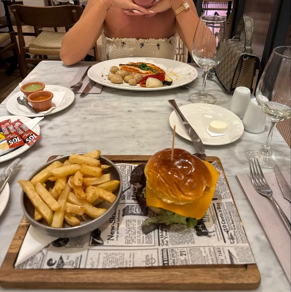 Noa Obradović_La Cascada Restaurant_Puerto del Carmen_recensione