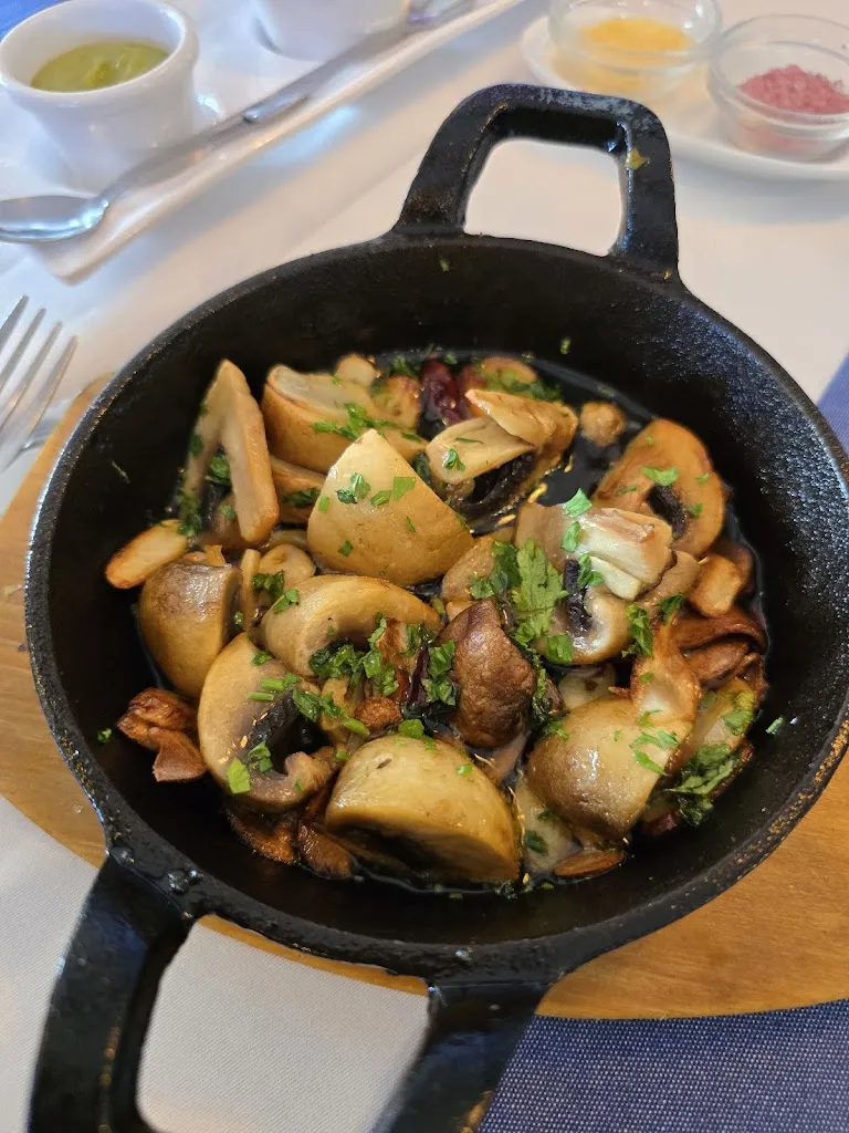 Steph Douglas_Lomo Alto_Puerto del Carmen_review