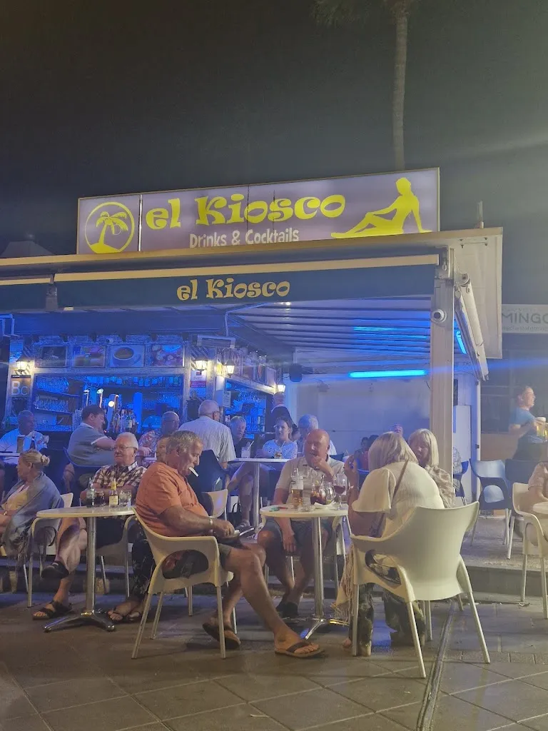 Tony Rock_Bar El Kiosco 🍺 Drinks & Cocktails_Puerto del Carmen_review