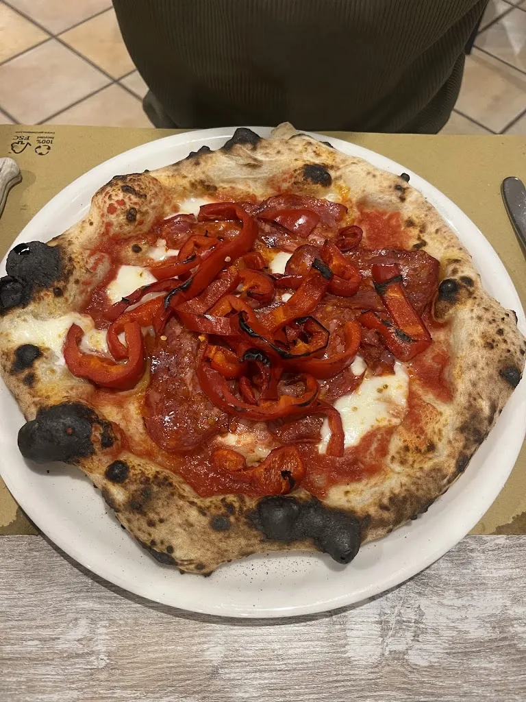 Kelsey Hynes_La Lanterna_Puerto del Carmen_review