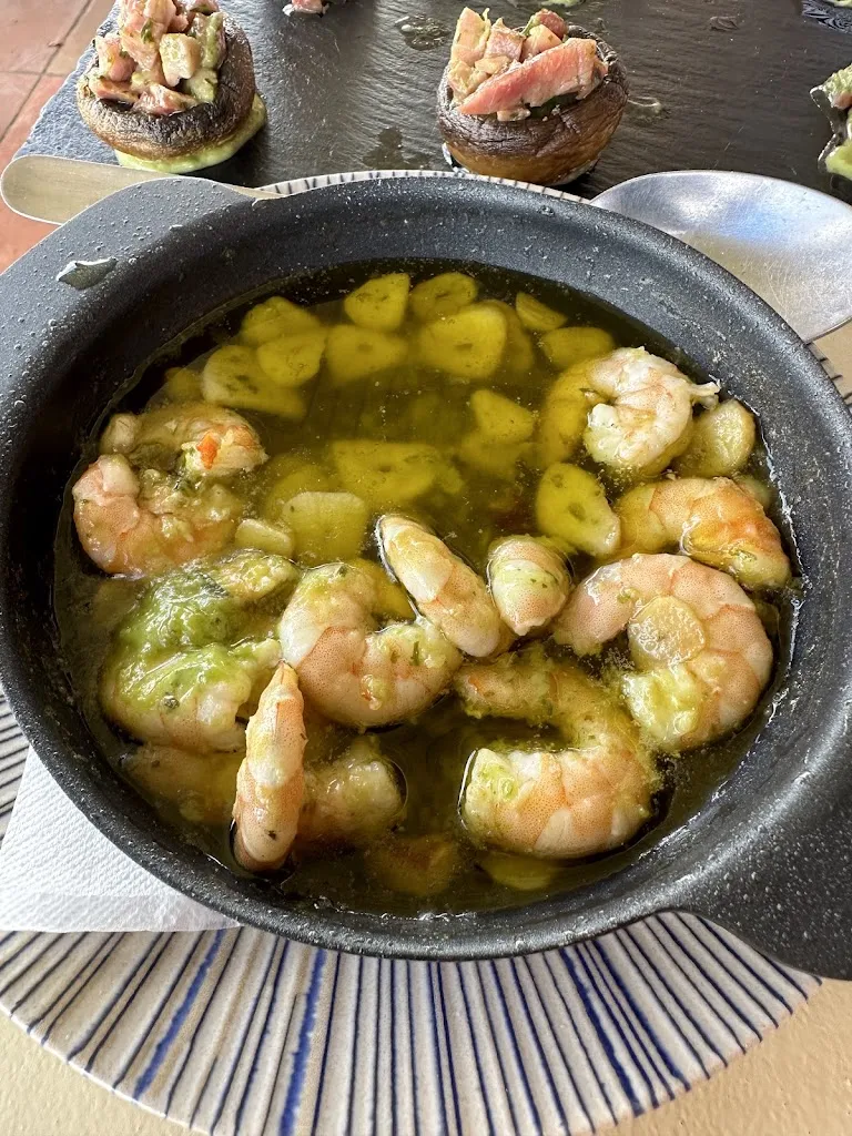 Alex Kirk_Gulliver Tapas Bar_Tinajo_review