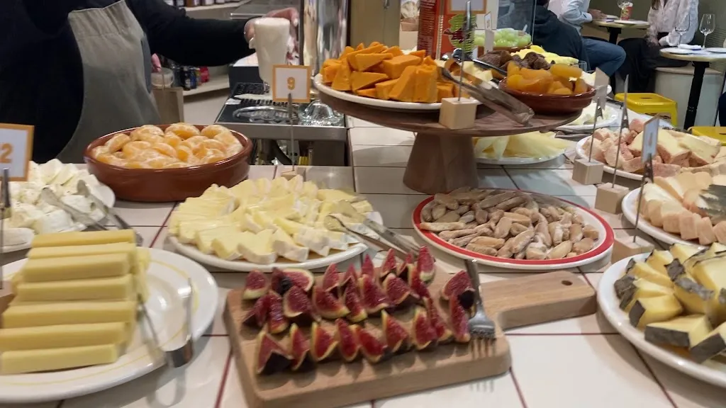 Brie Alto - Bistrot_Vallehermosa_slider_image_2