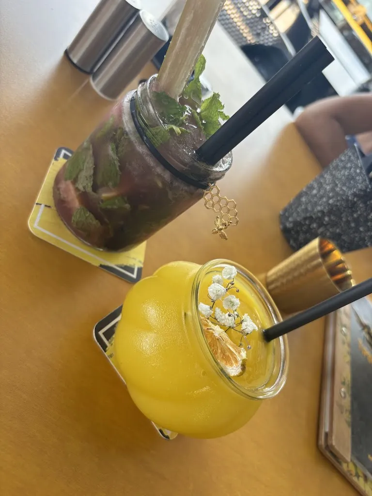 Kolett Kaibinger_Tipsy Bee_Puerto Rico_review