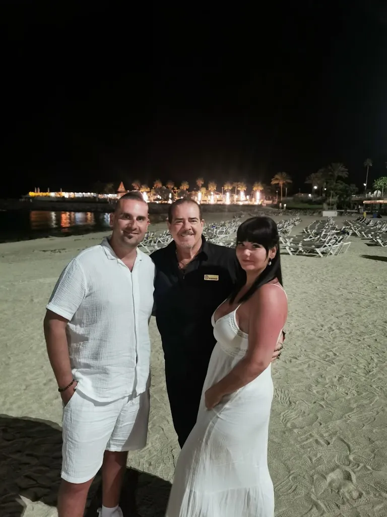 Gabriella Bartók_Blue Beach_Puerto Rico_review