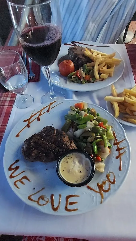 Ashlene McPhillips_Mamà Pino_Puerto Rico_review