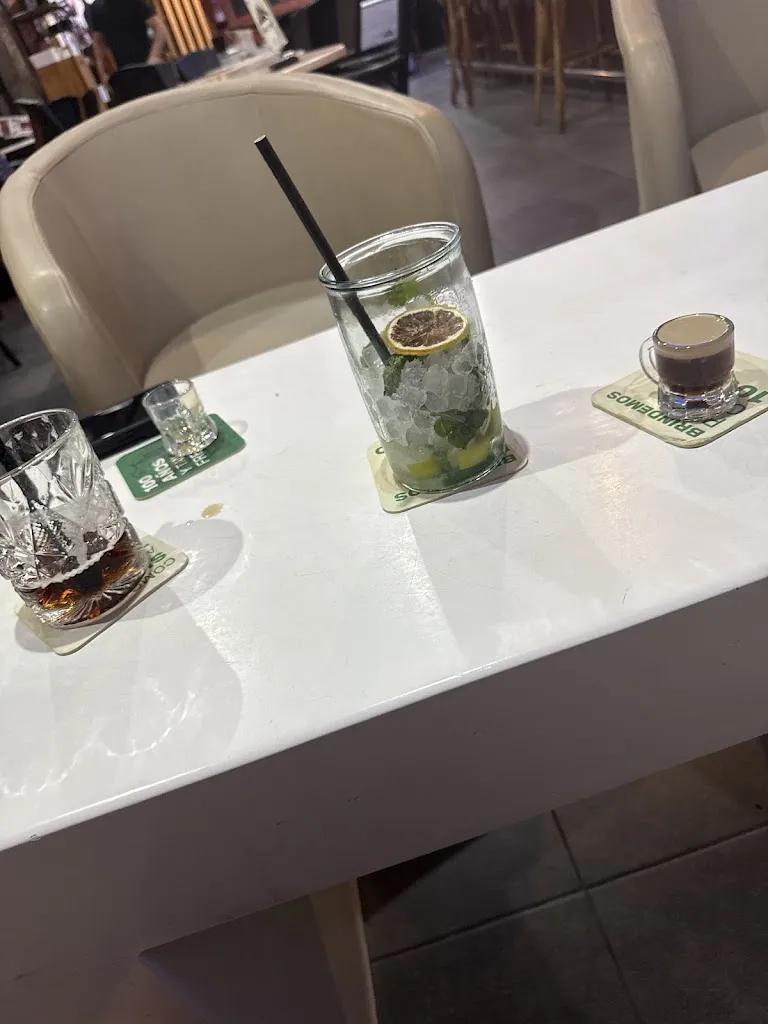 T Covill_CHARLIE'Z & FRIENDS_Puerto Rico_review