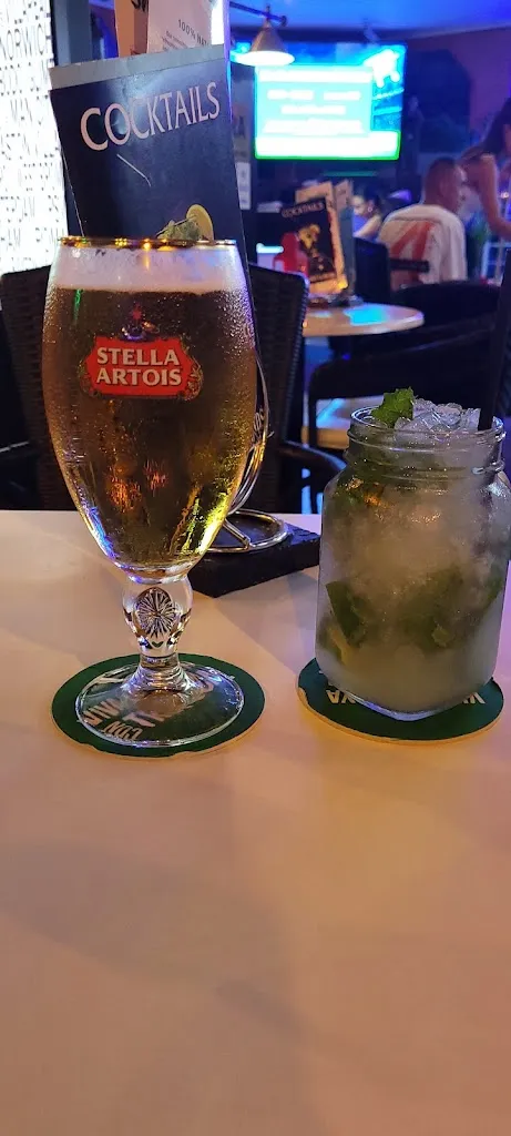 Steven “Stan” Cameron_CHARLIE'Z & FRIENDS_Puerto Rico_review