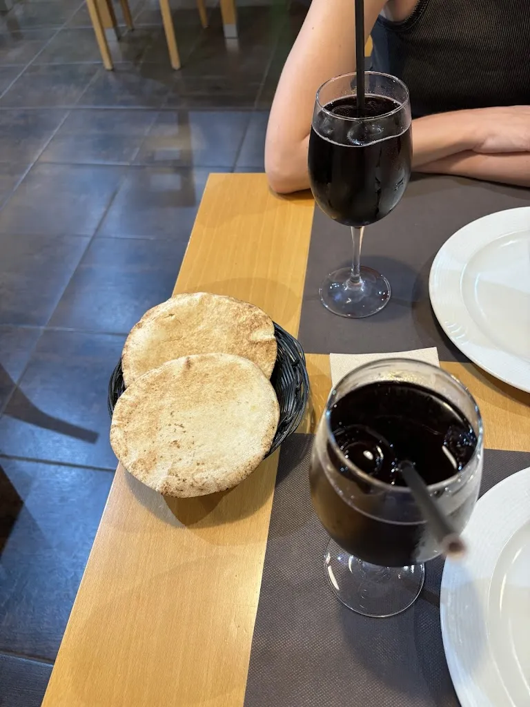 Slava_Tasca Más Que Bueno_Sauzal_review