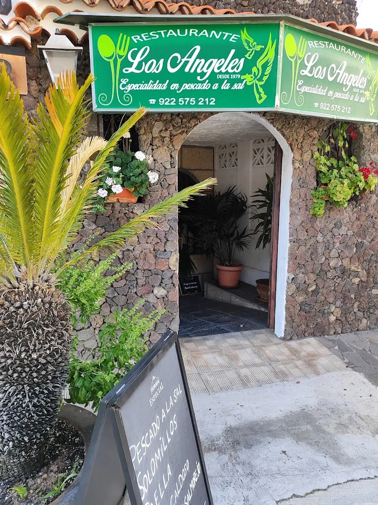 Jerzy Dorosz_Restaurante Los Ángeles_Sauzal_review