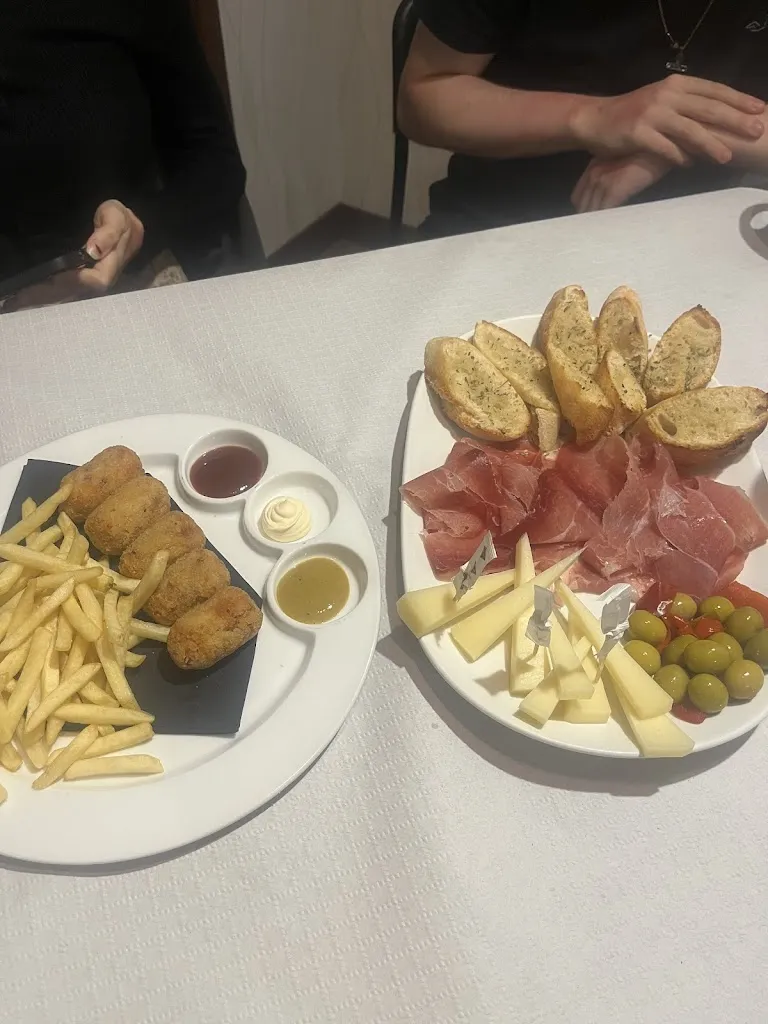 Freya Bartholomew_Bar Pizzeria L'Appetitosa_Sauzal_review