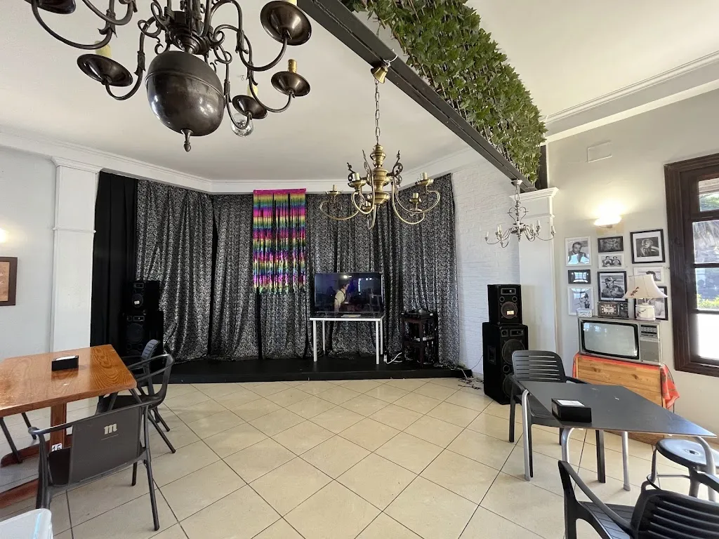 Milica Marković_Recuerdos Cafe & Lounge_Sauzal_review