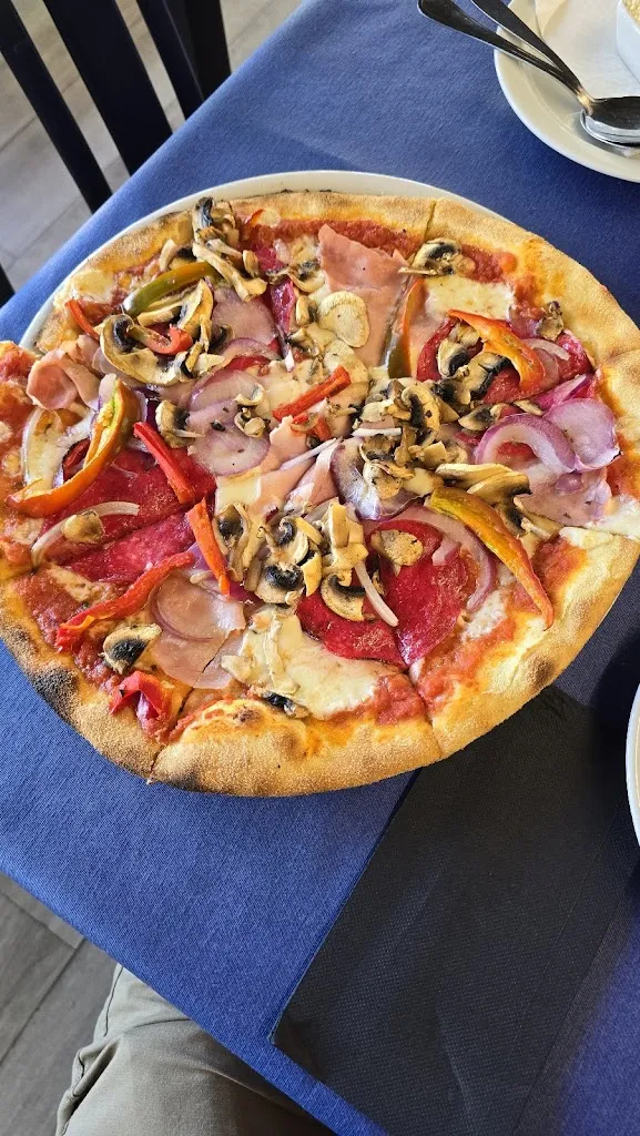 Shannon Liptow_PIZZERIA DON FRANCESCO_Sauzal_review