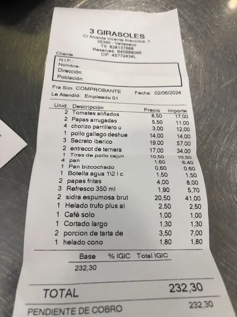 amayra ortega_Cafetería 3 Girasoles_Valleseco_review