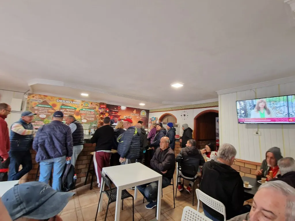 Juanka R._Cafetería 3 Girasoles_Valleseco_review